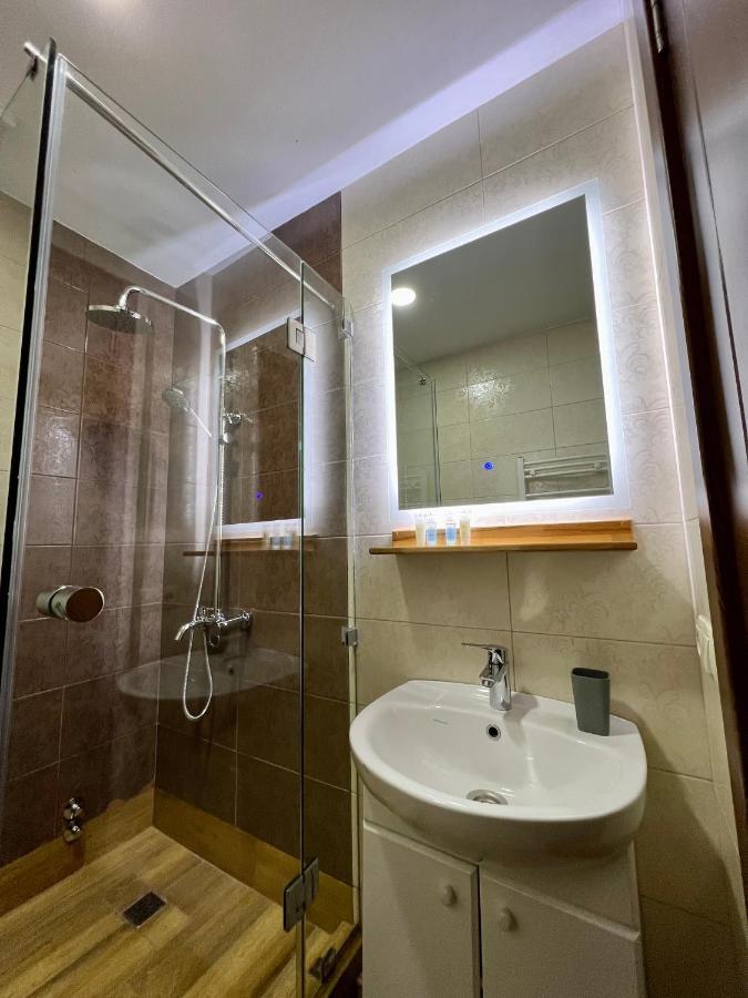 Point Hotel Tbilisi Zewnętrze zdjęcie