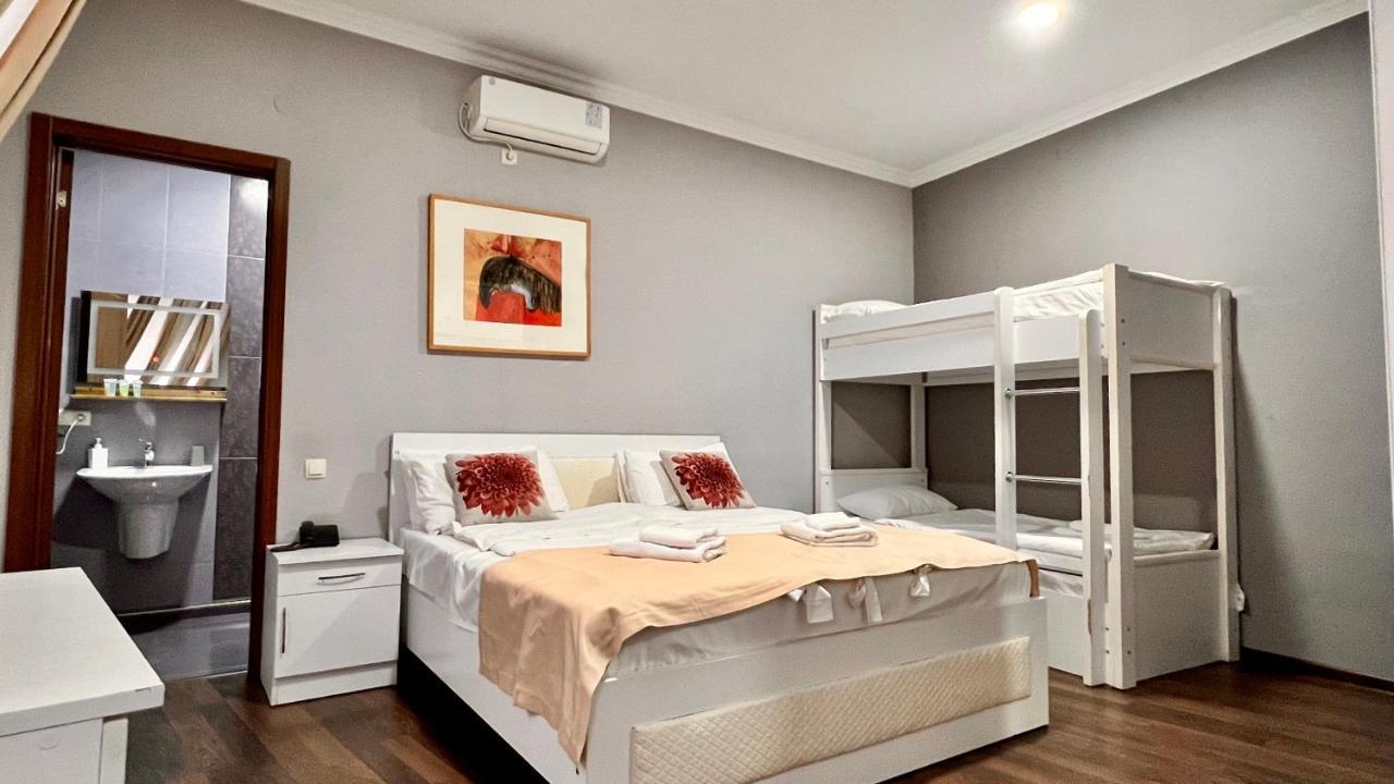 Point Hotel Tbilisi Zewnętrze zdjęcie